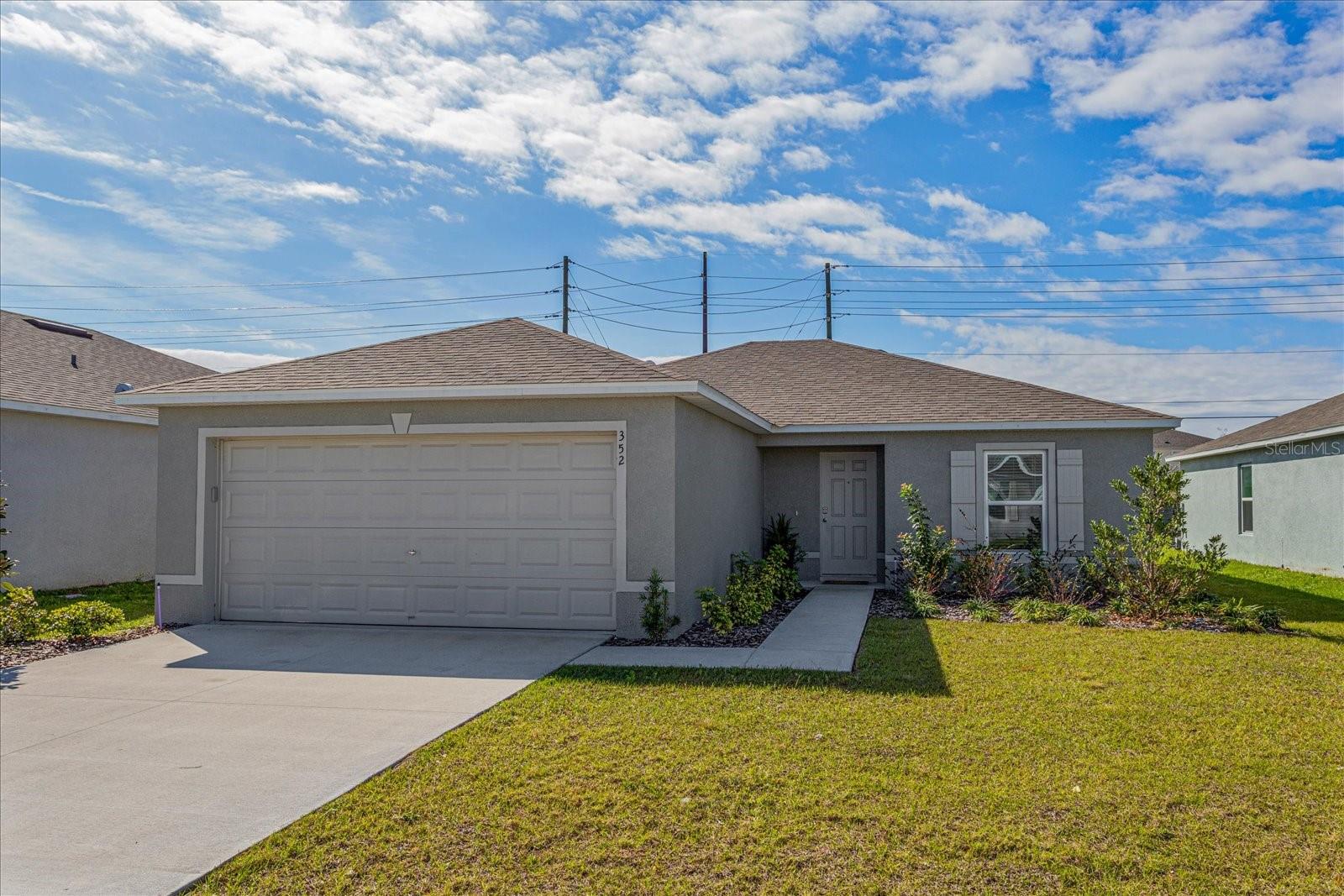 352 Towns Cir Property Photo 2