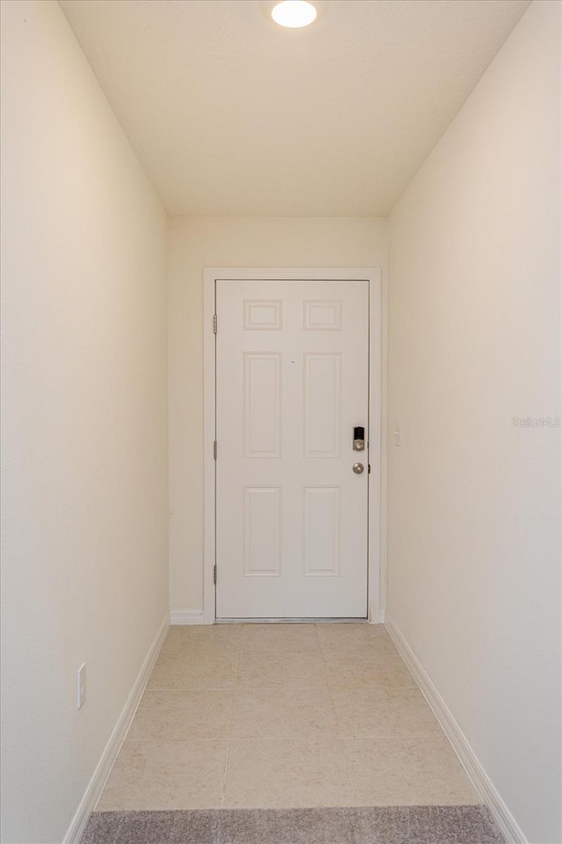 352 Towns Cir Property Photo 4