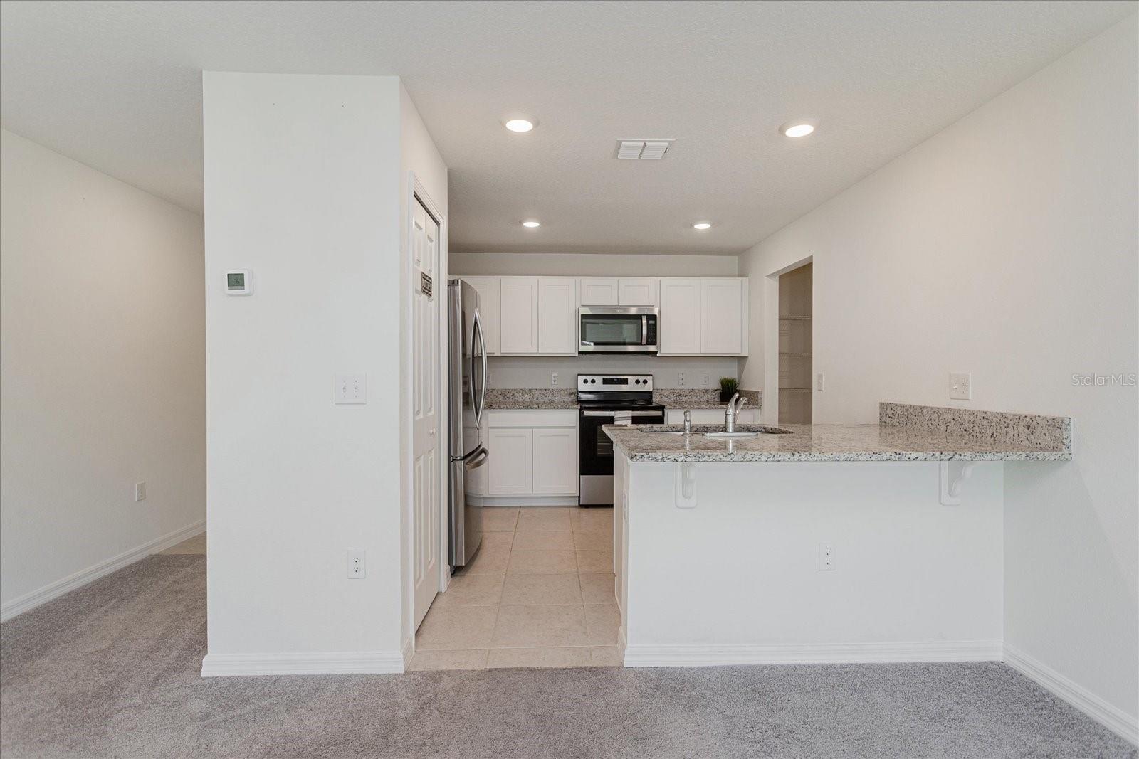 352 Towns Cir Property Photo 6