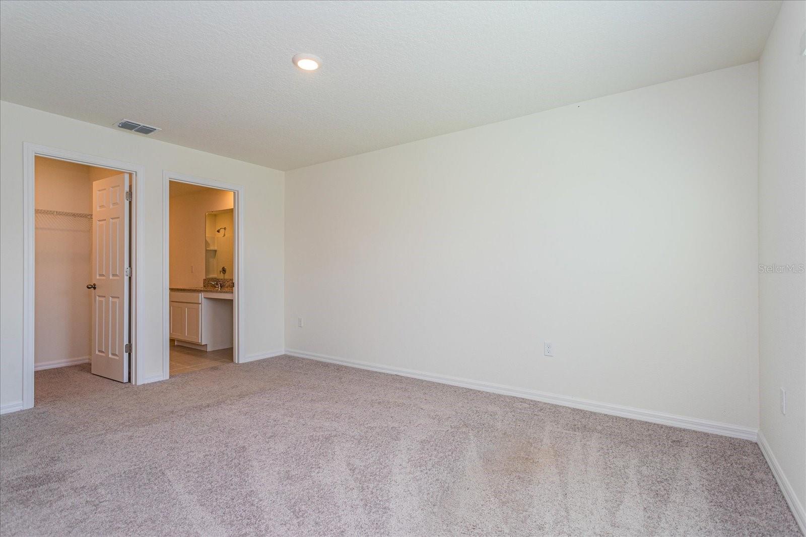 352 Towns Cir Property Photo 10