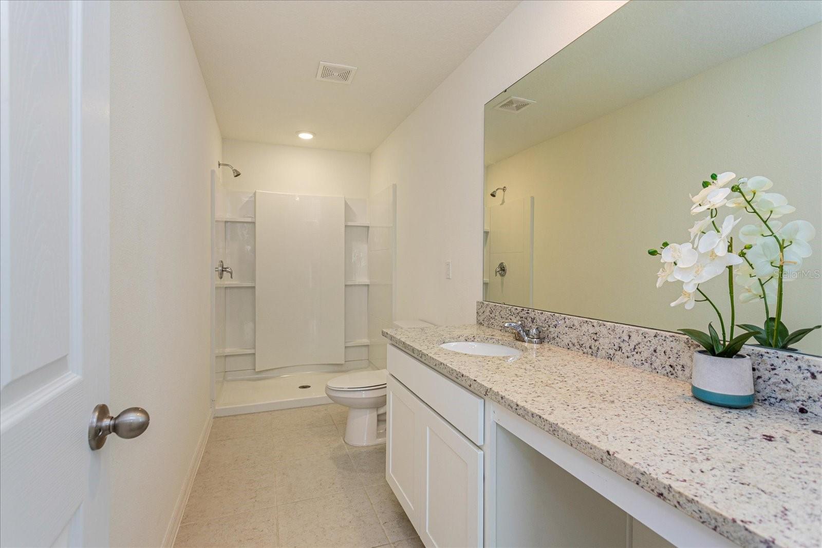 352 Towns Cir Property Photo 13