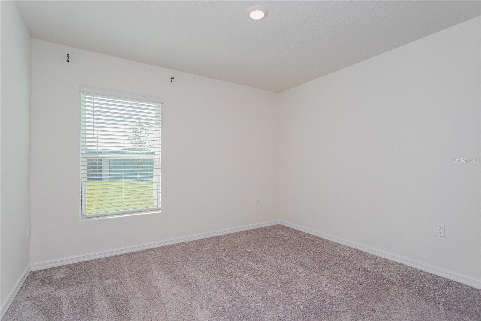 352 Towns Cir Property Photo 18
