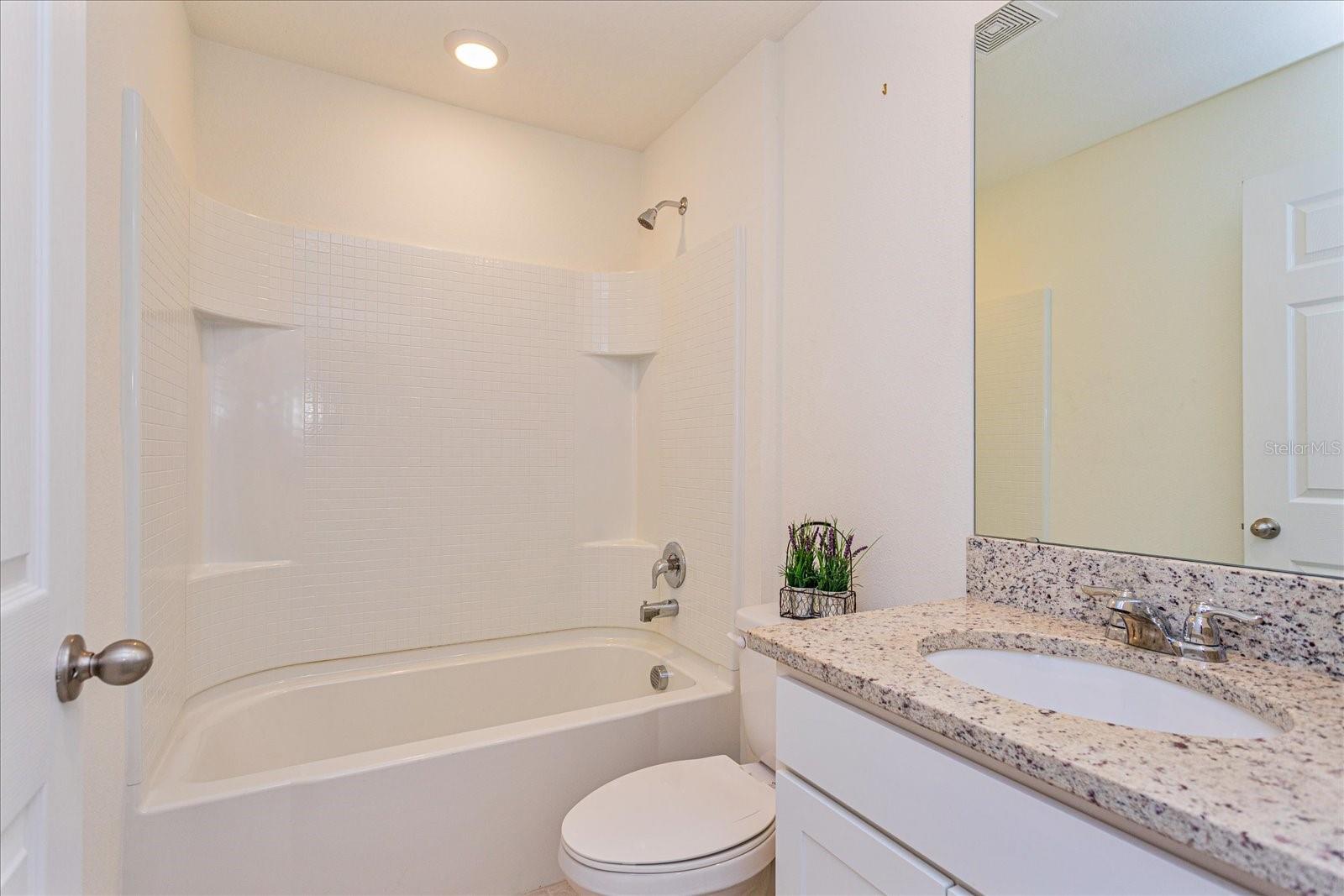 352 Towns Cir Property Photo 20