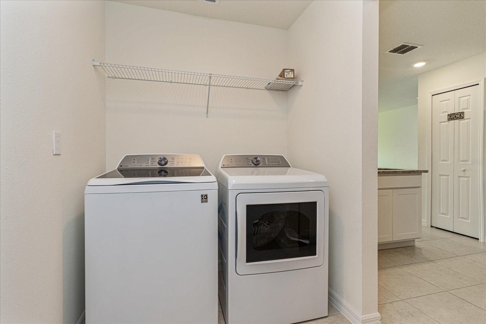 352 Towns Cir Property Photo 21
