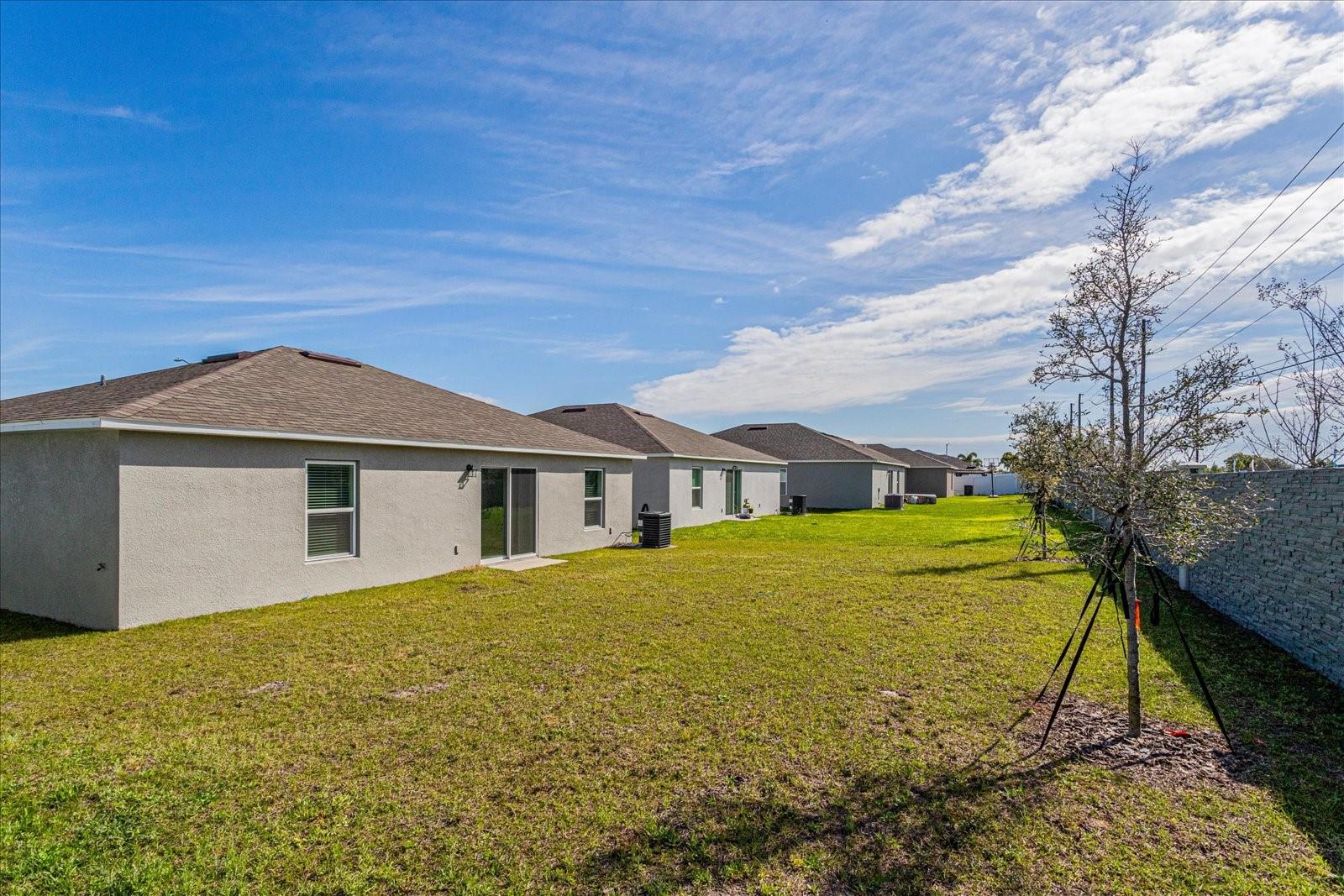 352 Towns Cir Property Photo 24