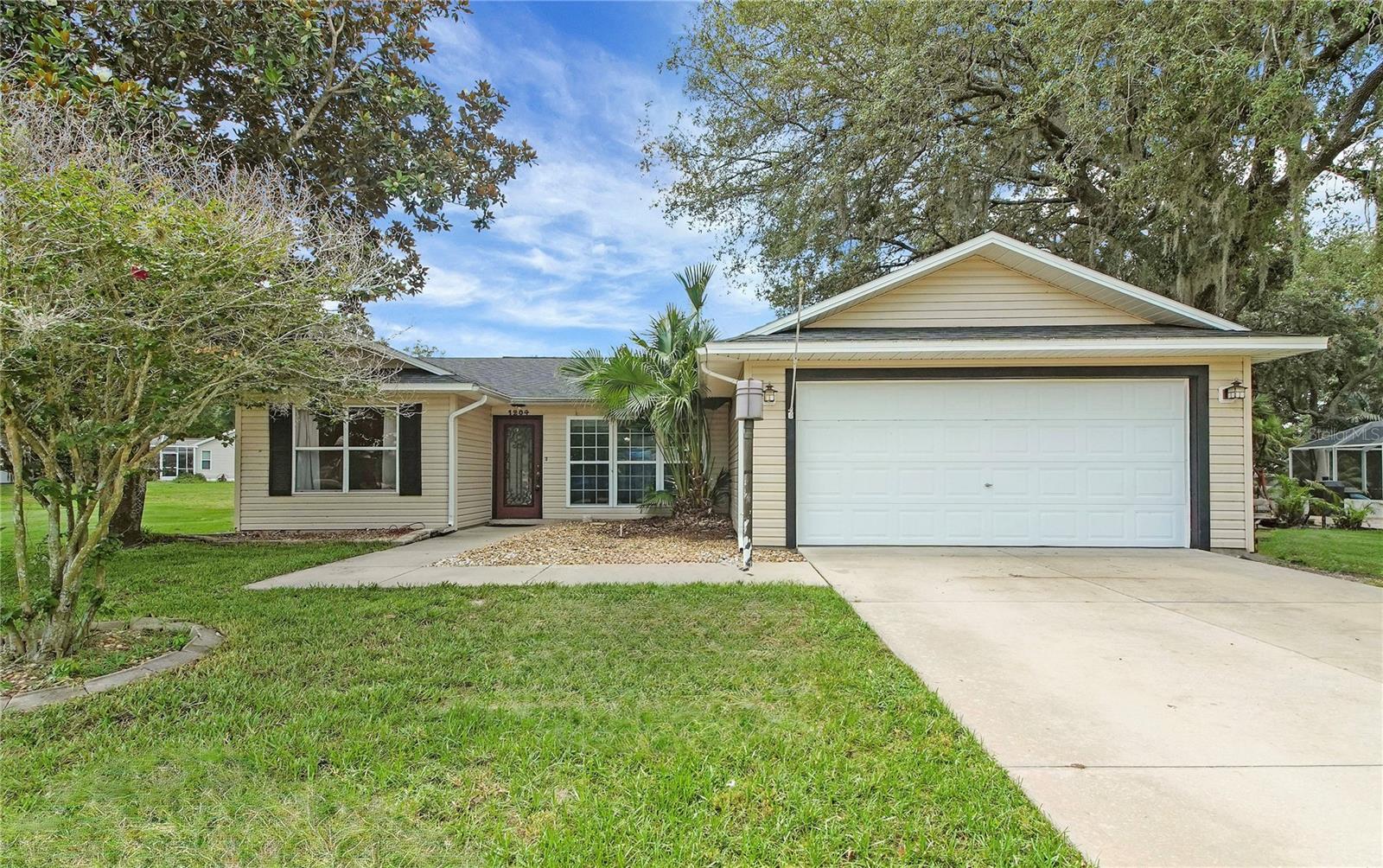 1204 Oak Hammock Ln Property Photo 1