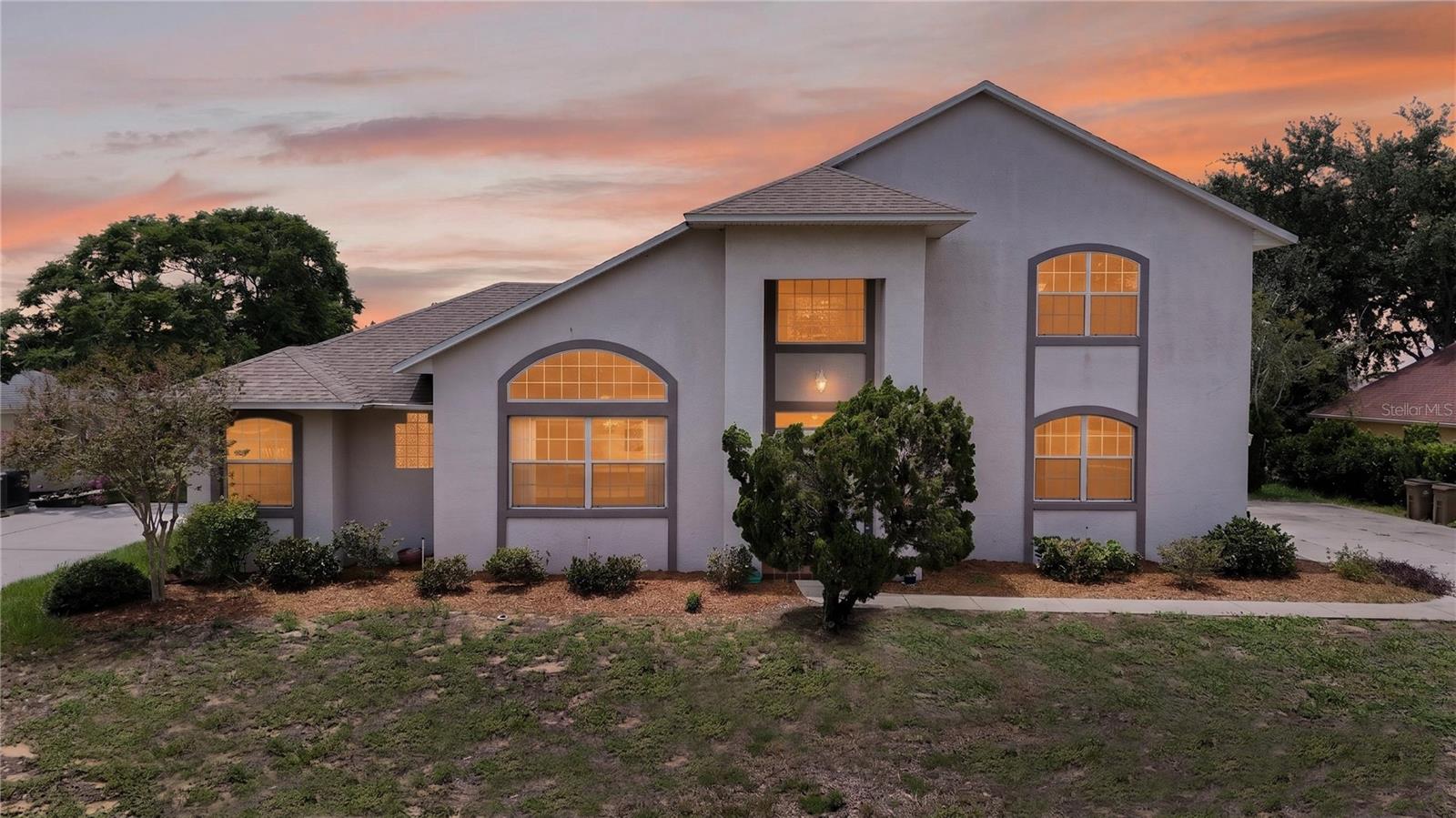 12608 Lake Ridge Cir Property Photo 2