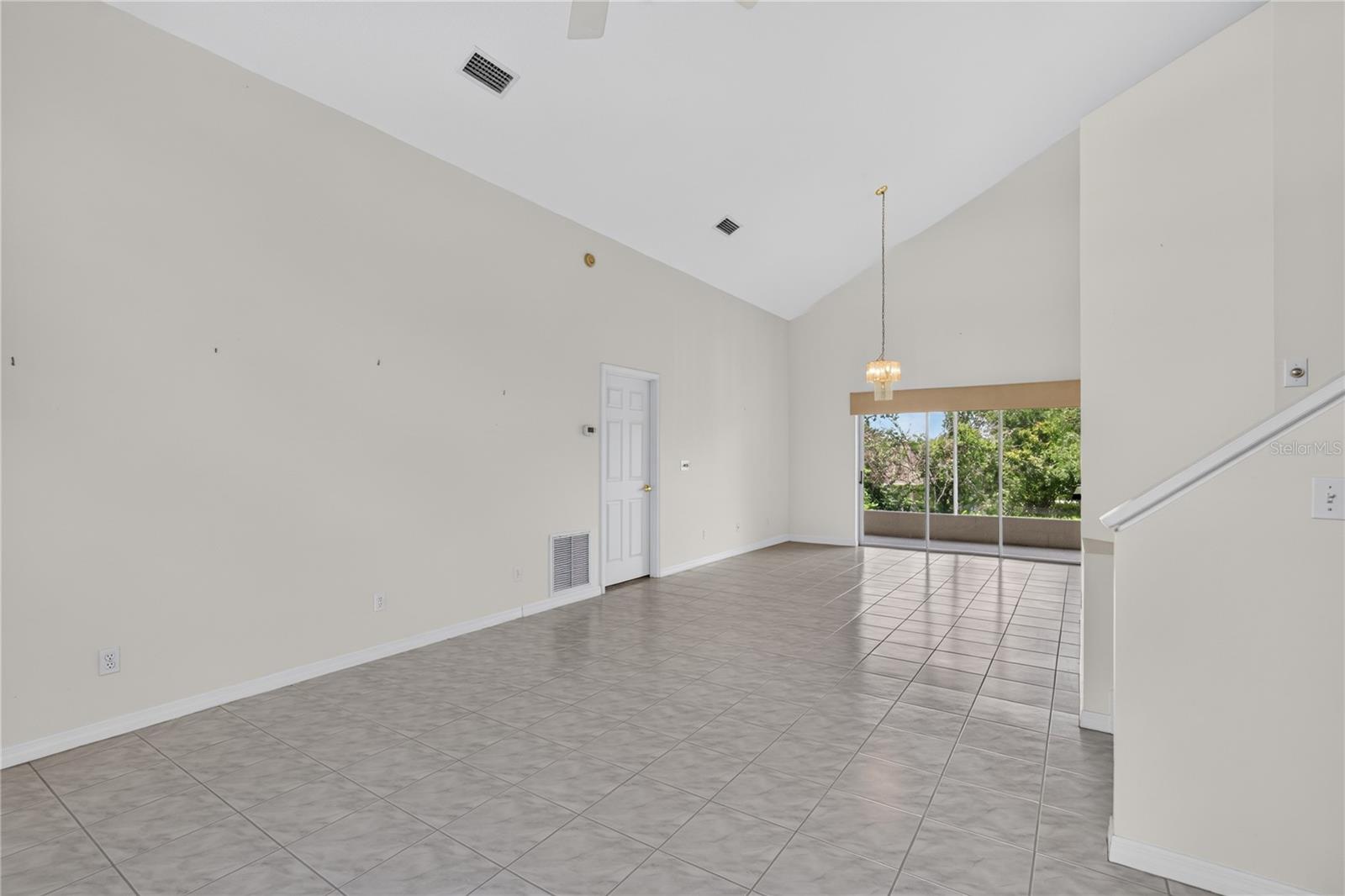 12608 Lake Ridge Cir Property Photo 7