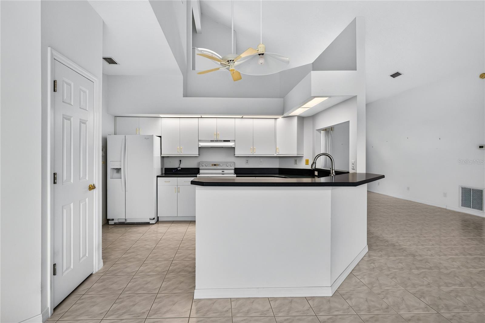 12608 Lake Ridge Cir Property Photo 17