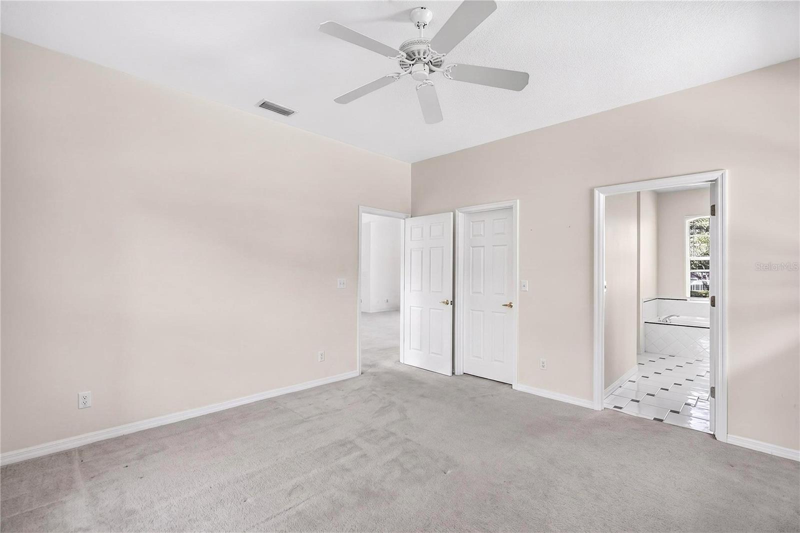 12608 Lake Ridge Cir Property Photo 22