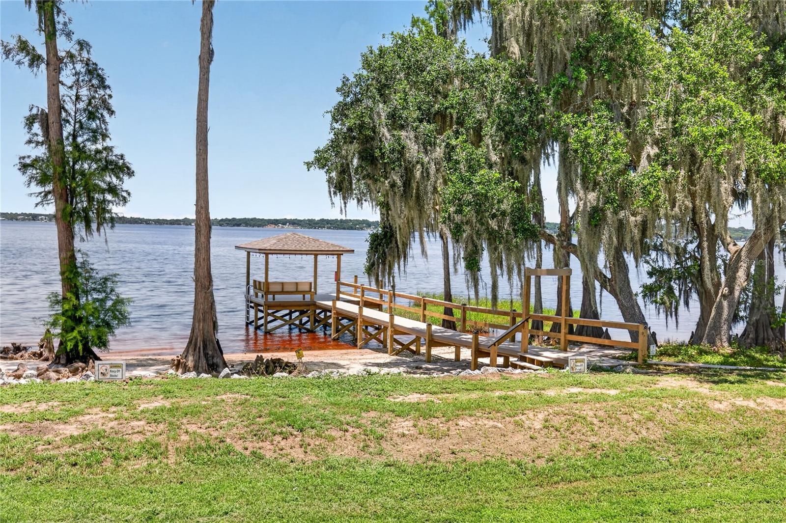 12608 Lake Ridge Cir Property Photo 51