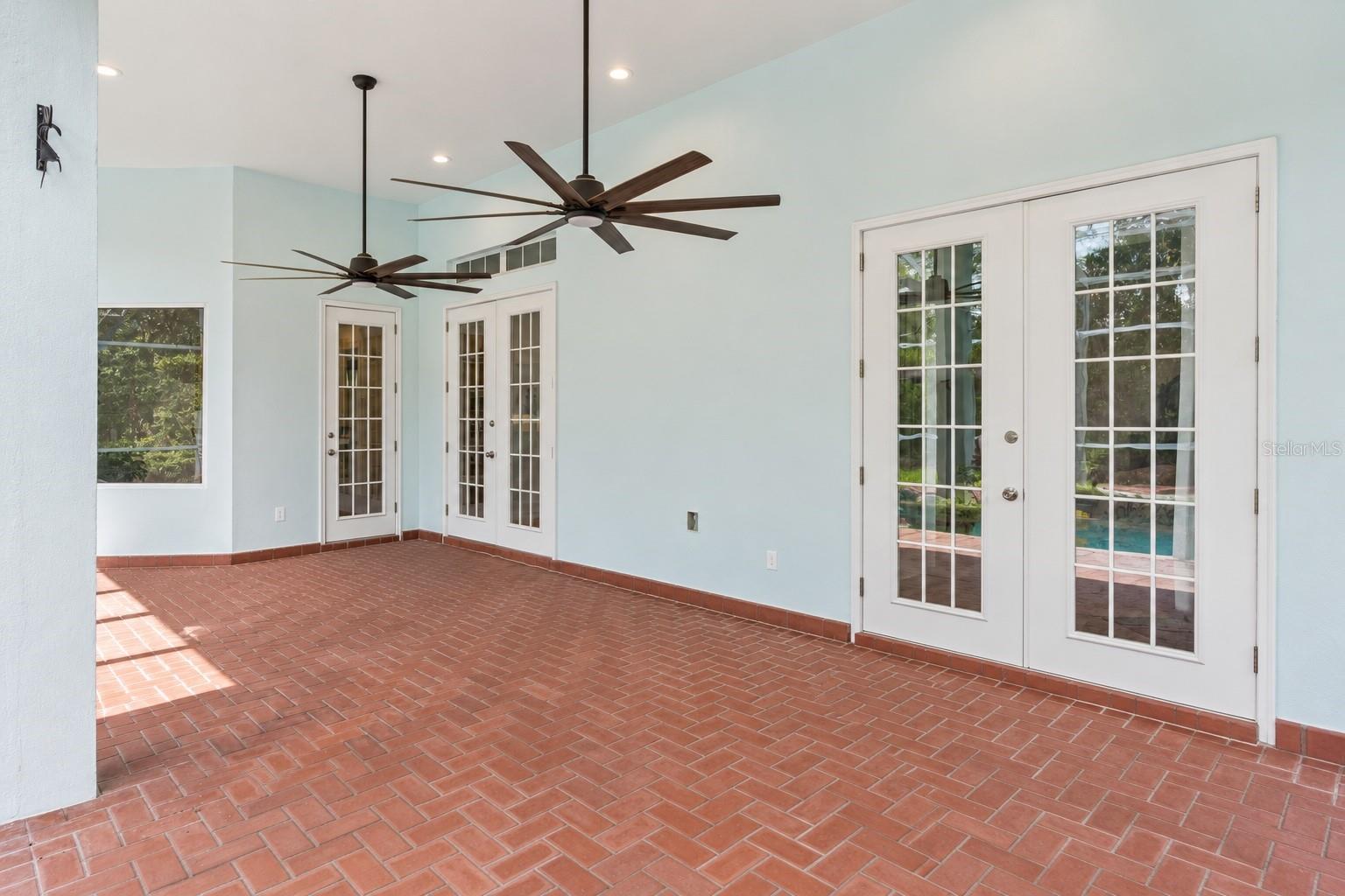 8 Cosmos Ct E Property Photo 43