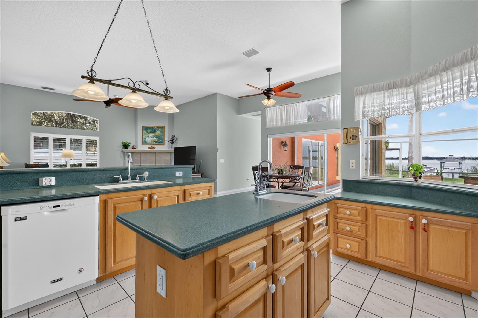 29742 Squirrel Point Rd Property Photo 12