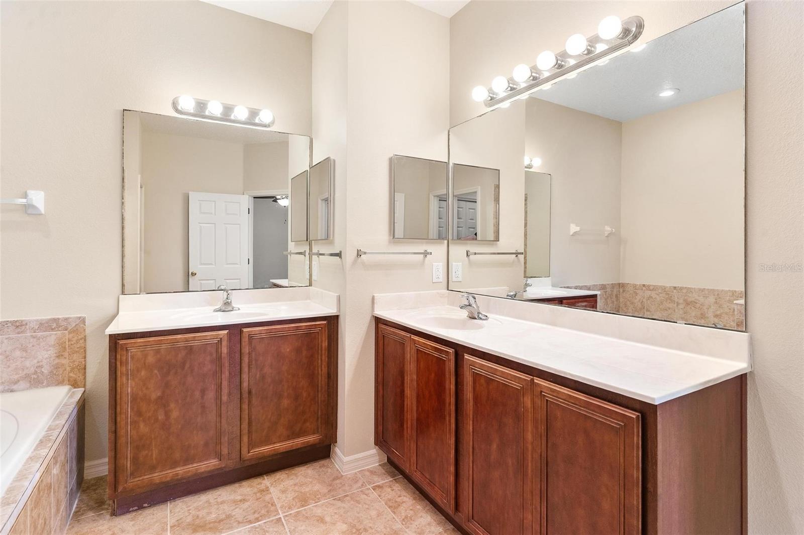 3360 Creek Run Ln Property Photo 24