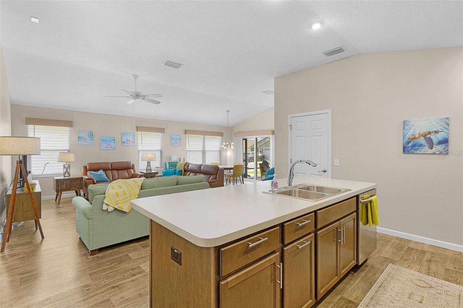 6080 Allen Ave Property Photo 17
