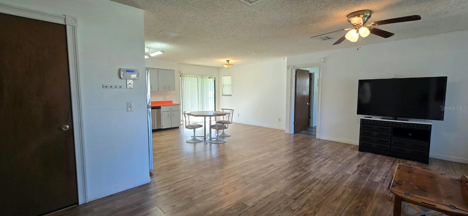 541 Sunset Ave Property Photo 4