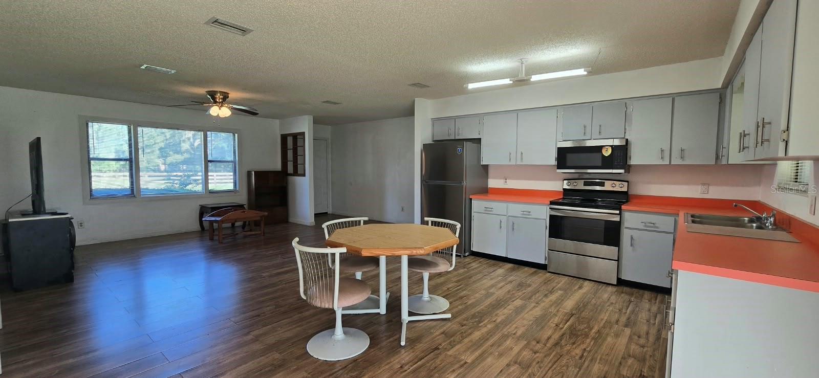 541 Sunset Ave Property Photo 8