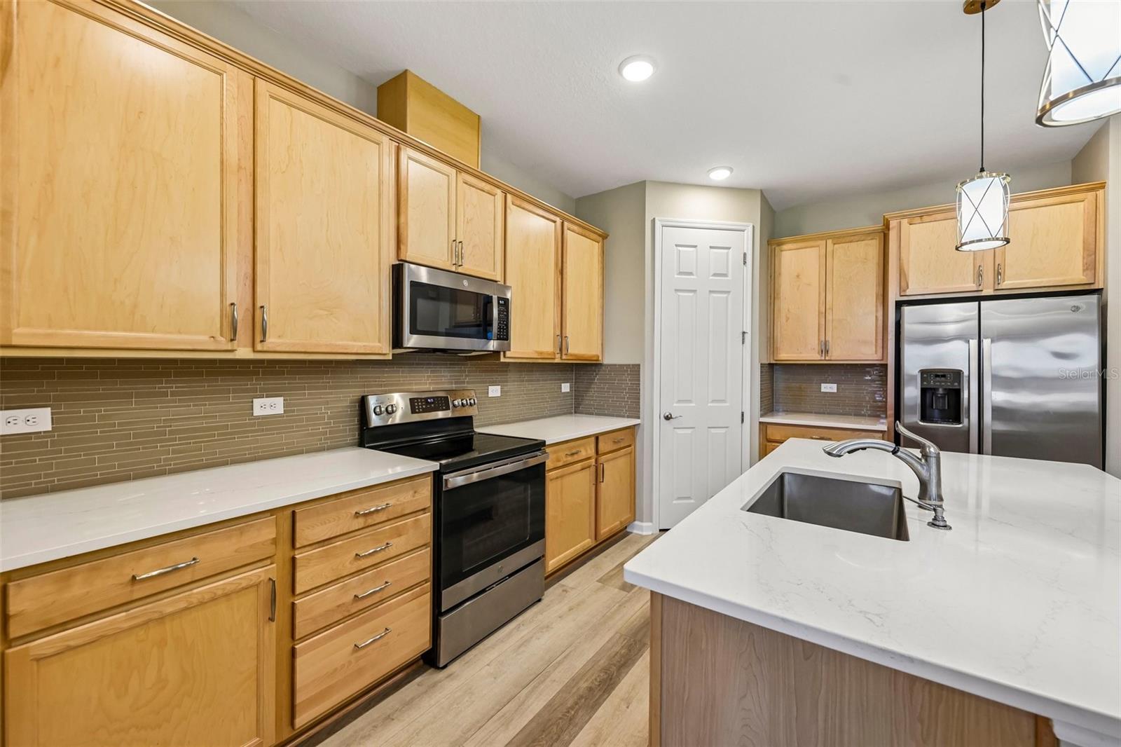 31719 Broadwater Ave Property Photo 13