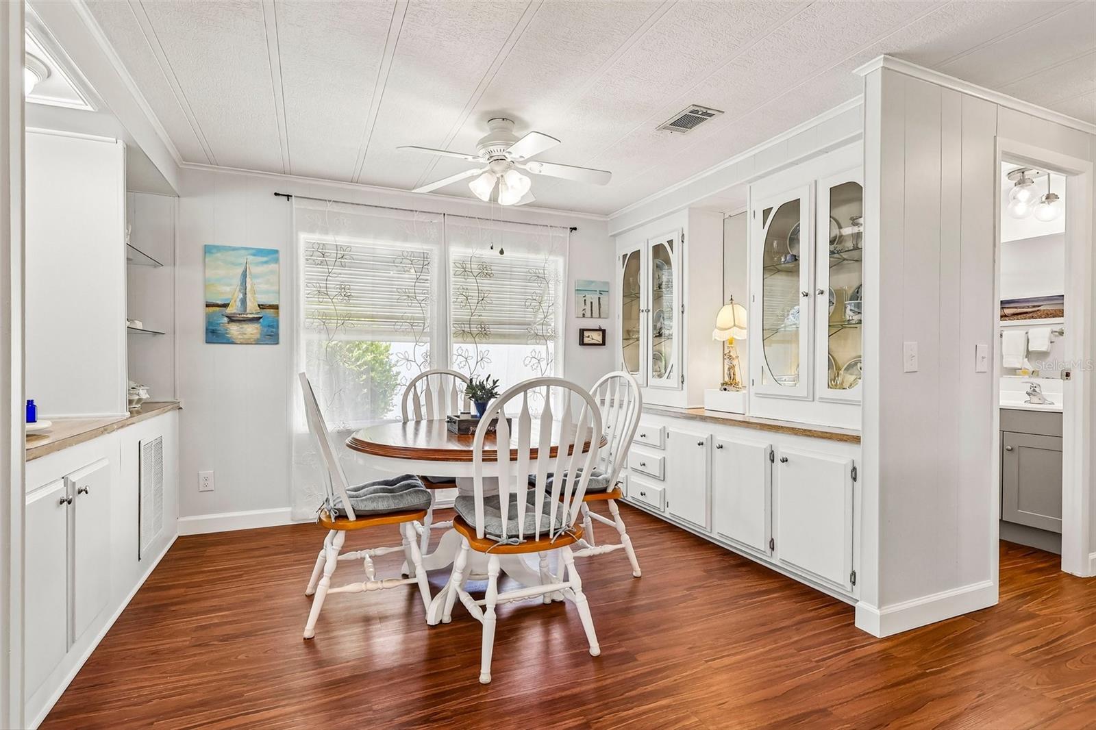 1433 Apache Cir Property Photo 12