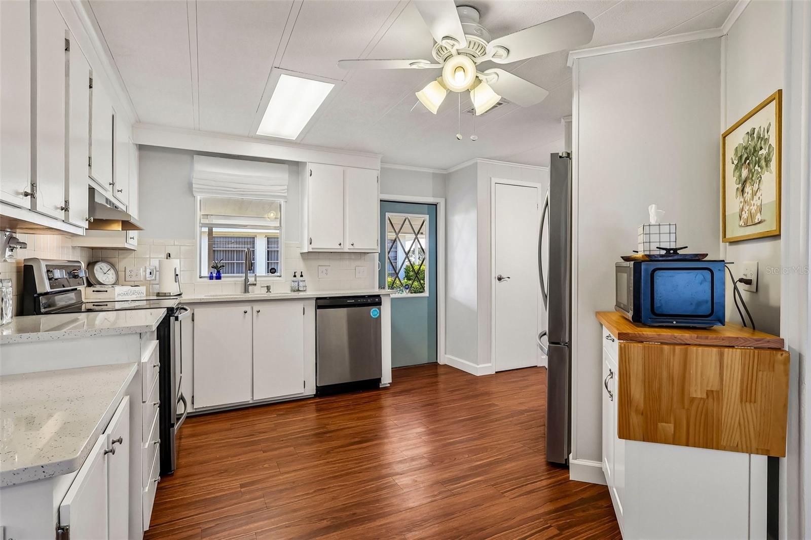 1433 Apache Cir Property Photo 15