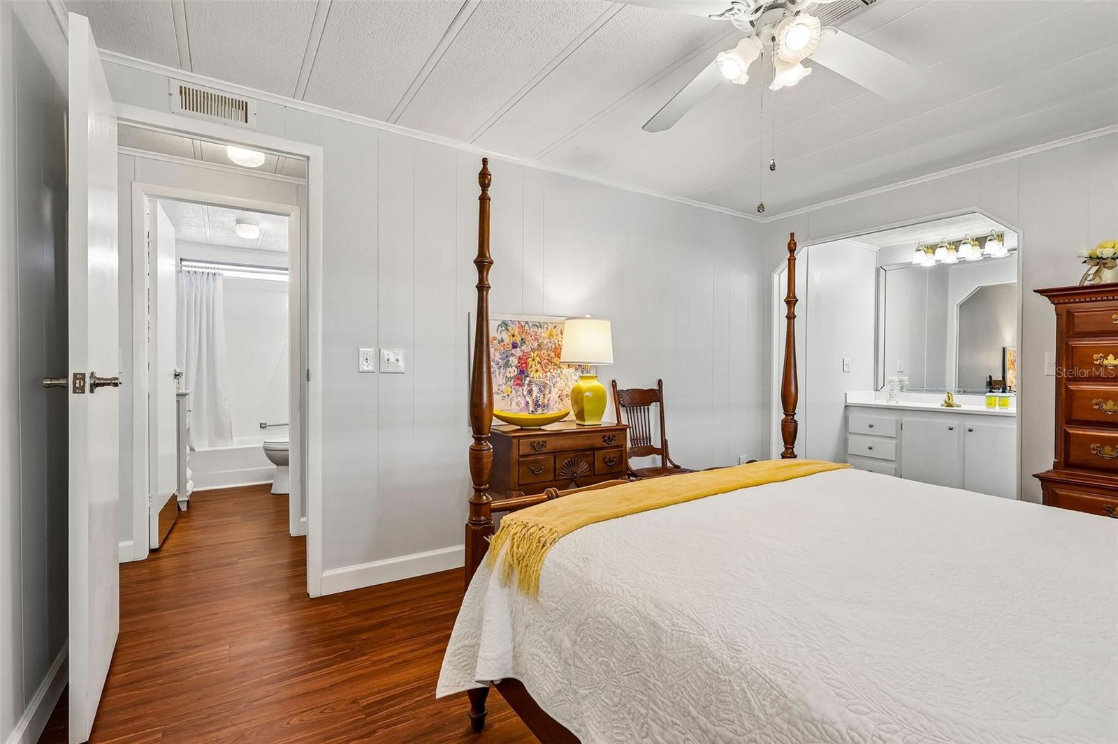 1433 Apache Cir Property Photo 25