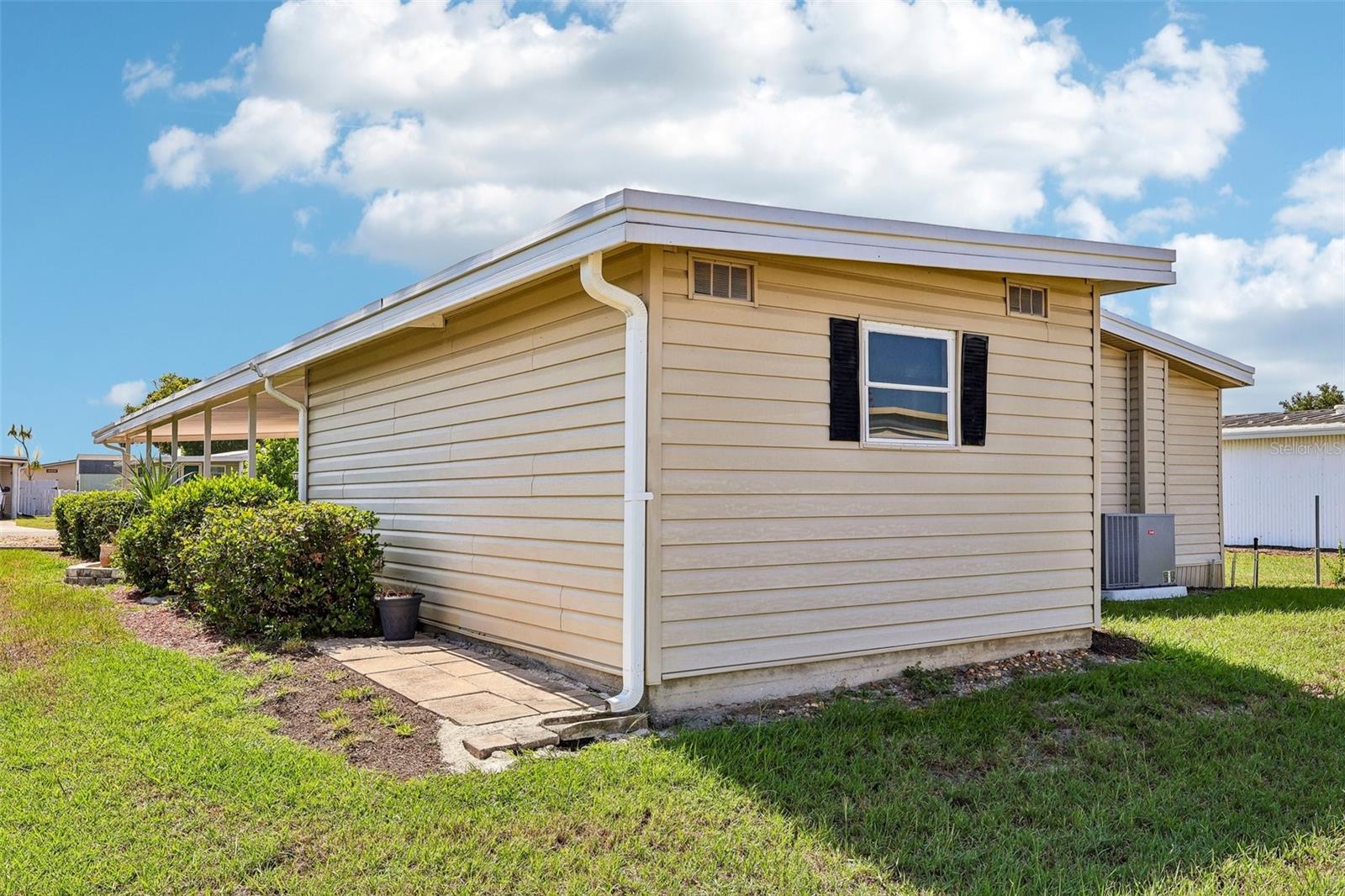 1433 Apache Cir Property Photo 34