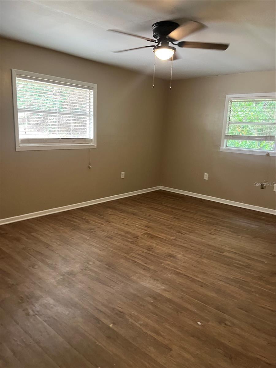 2997 S Grove St Property Photo 5
