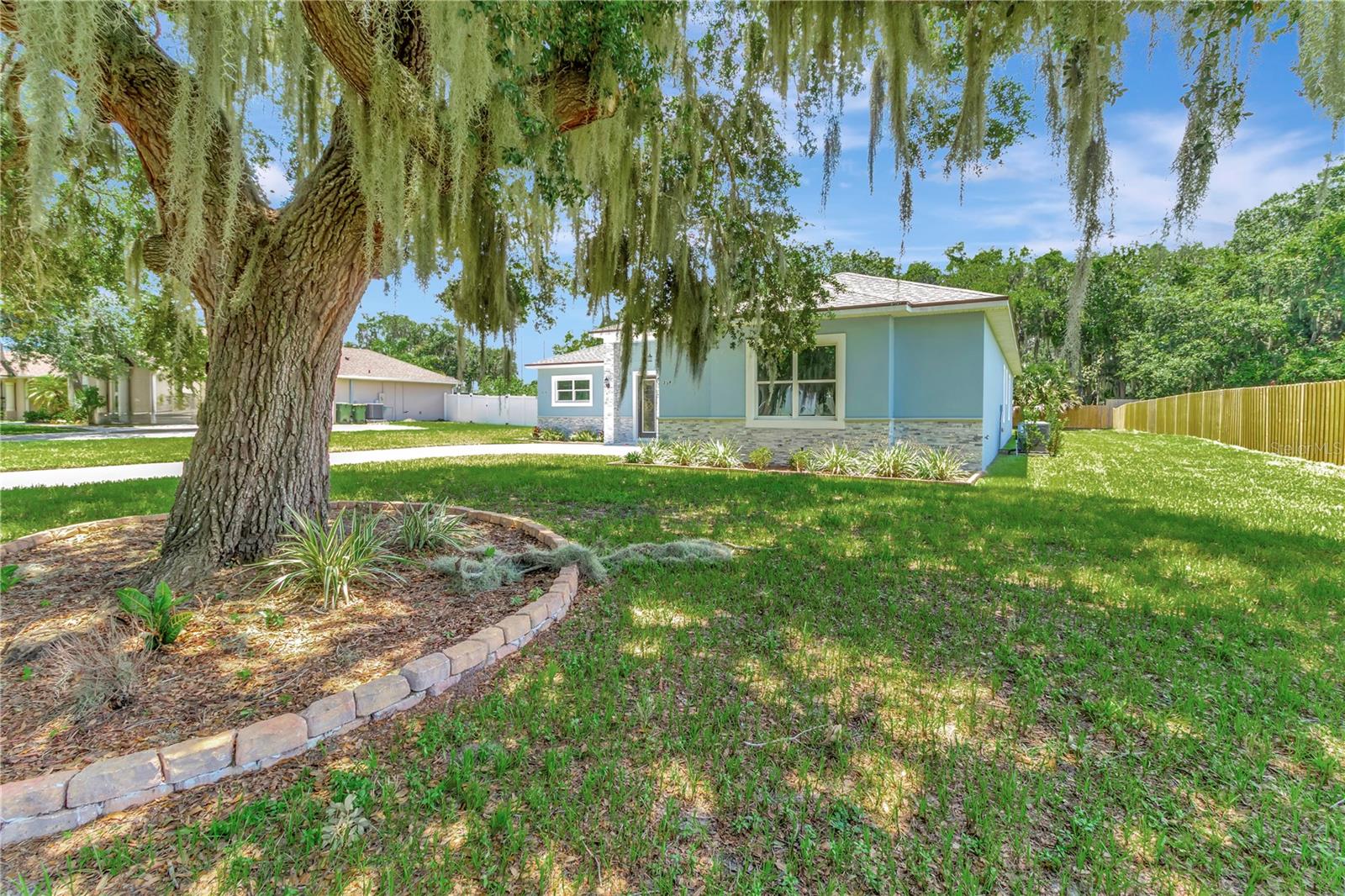 319 Water Shore Dr Property Photo 42
