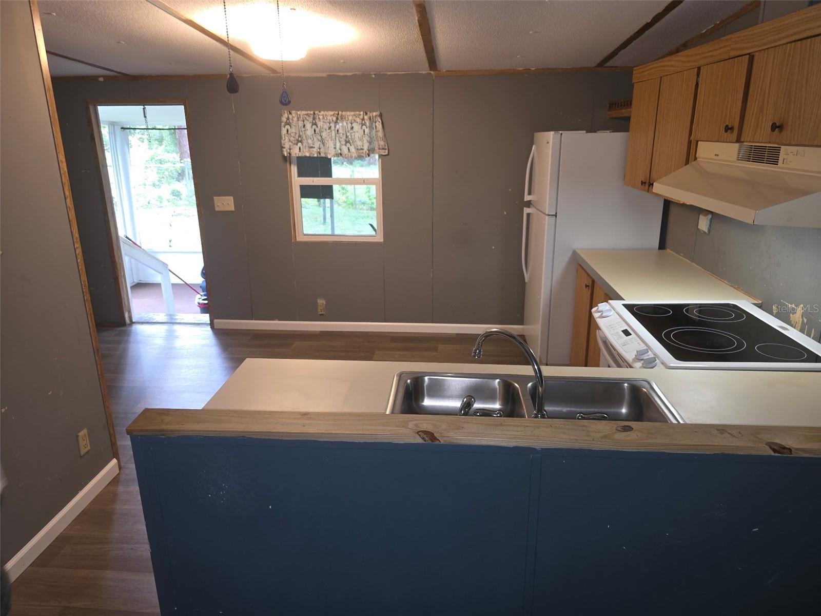 45627 Pennsylvania St Property Photo 4