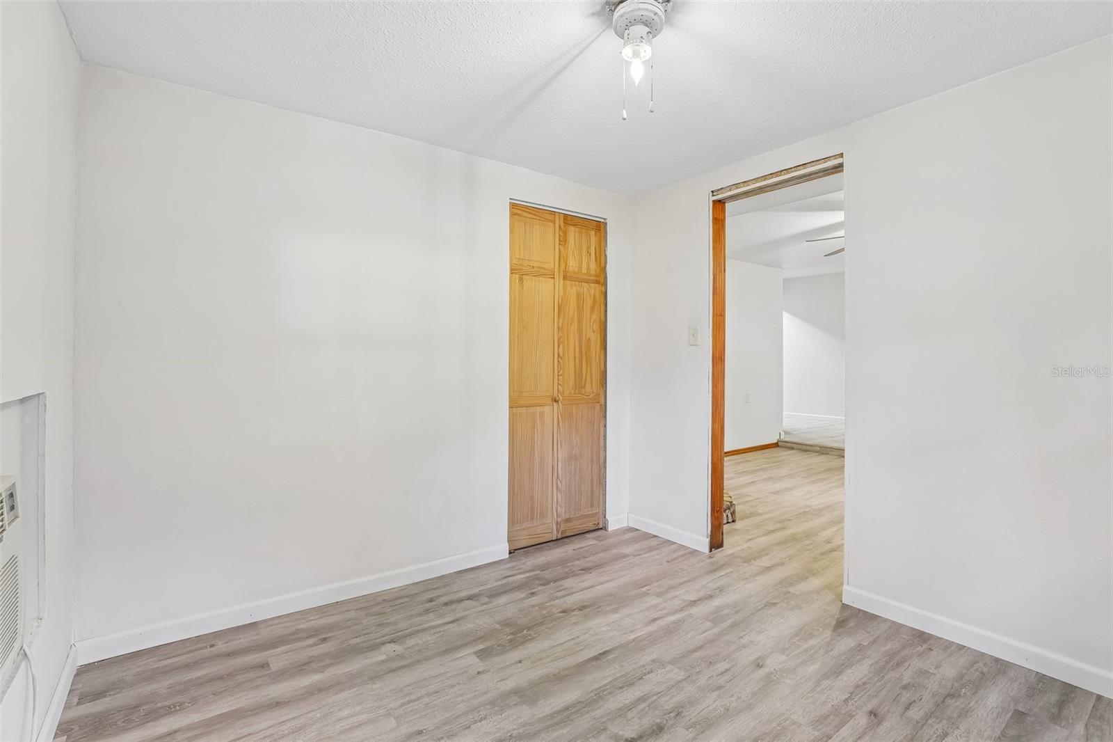2315 Edgewater Ave Property Photo 15