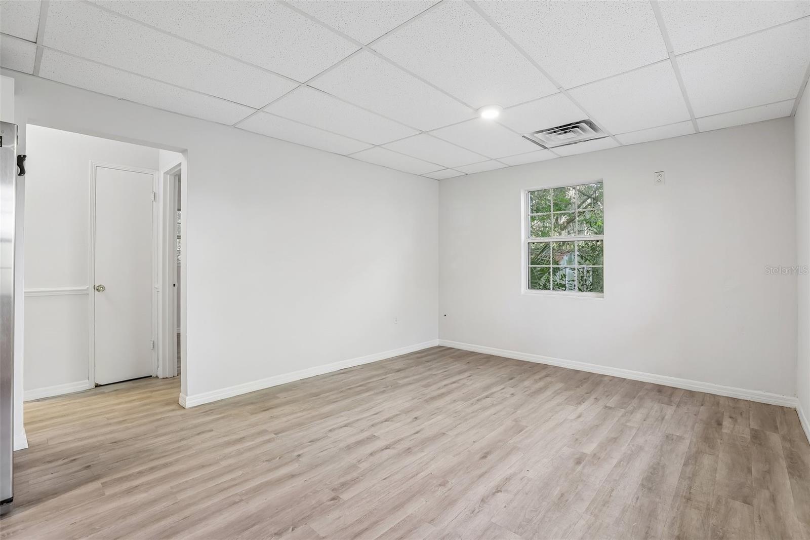 2315 Edgewater Ave Property Photo 24