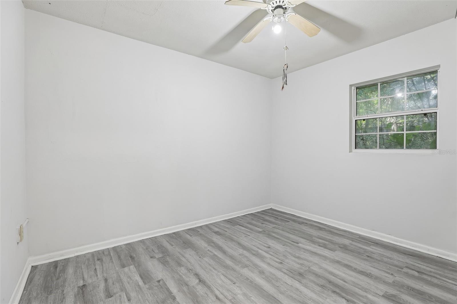 2315 Edgewater Ave Property Photo 29