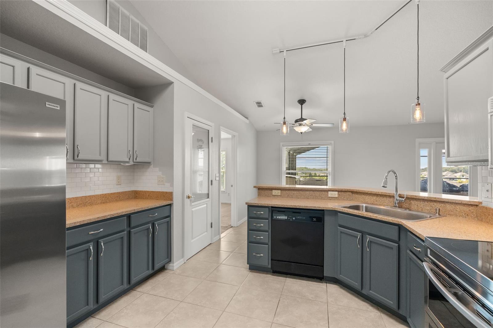 11501 Autumn Wind Loop Property Photo 18