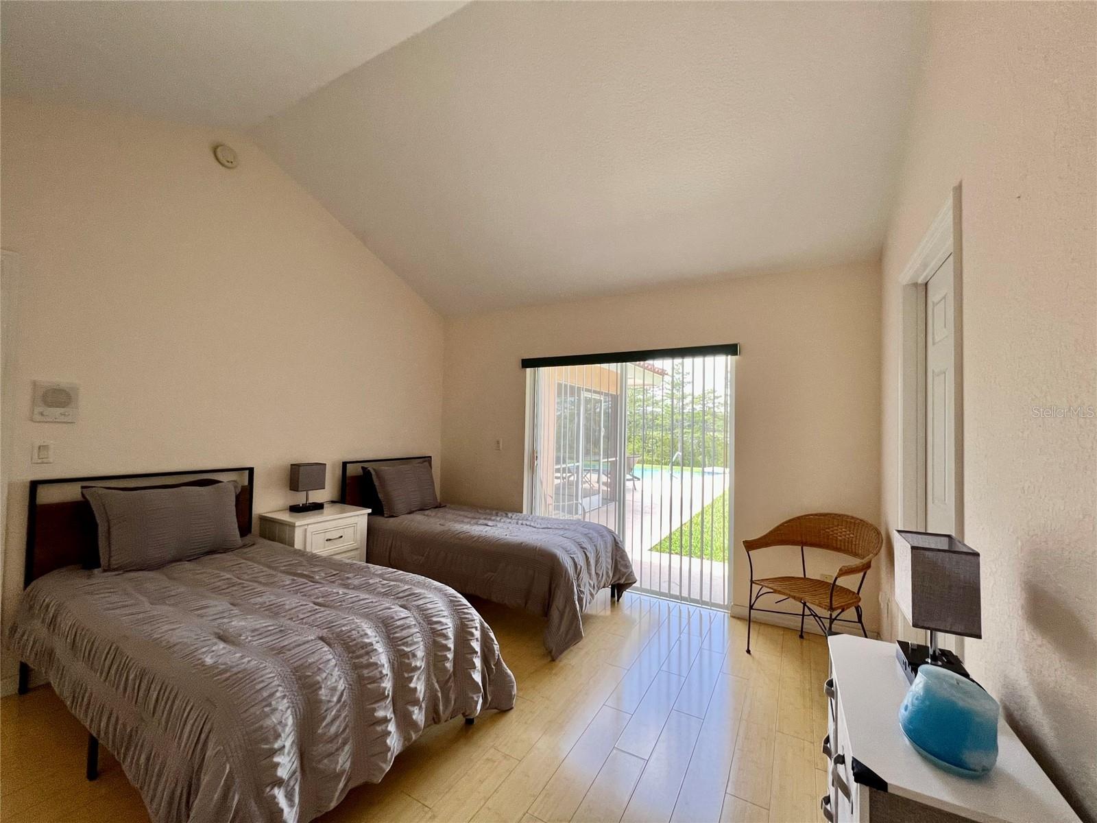 12853 Bellerive Dr Property Photo 38