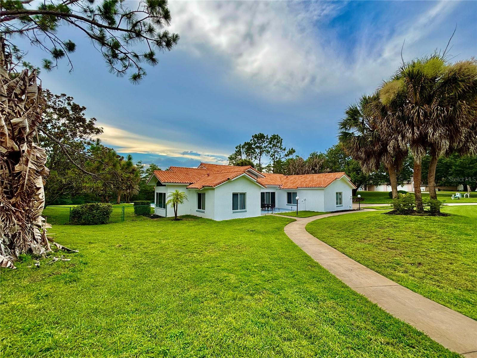 12853 Bellerive Dr Property Photo 46