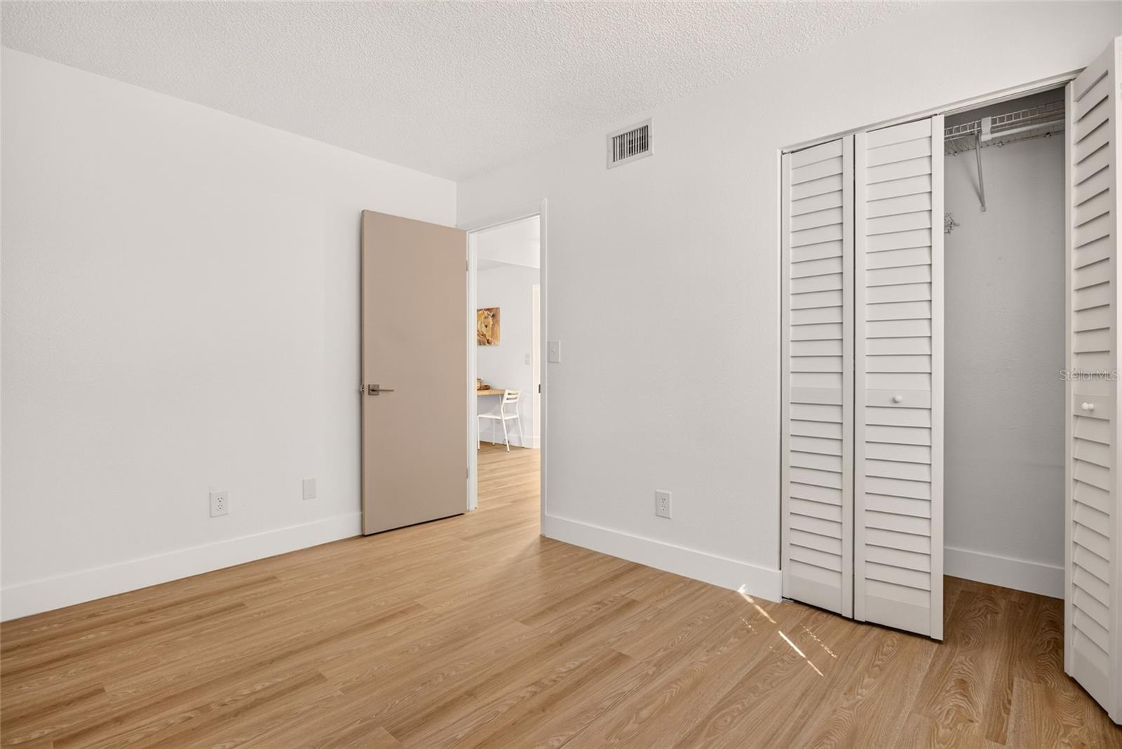 563 Midway Trak #k102 Property Photo 20