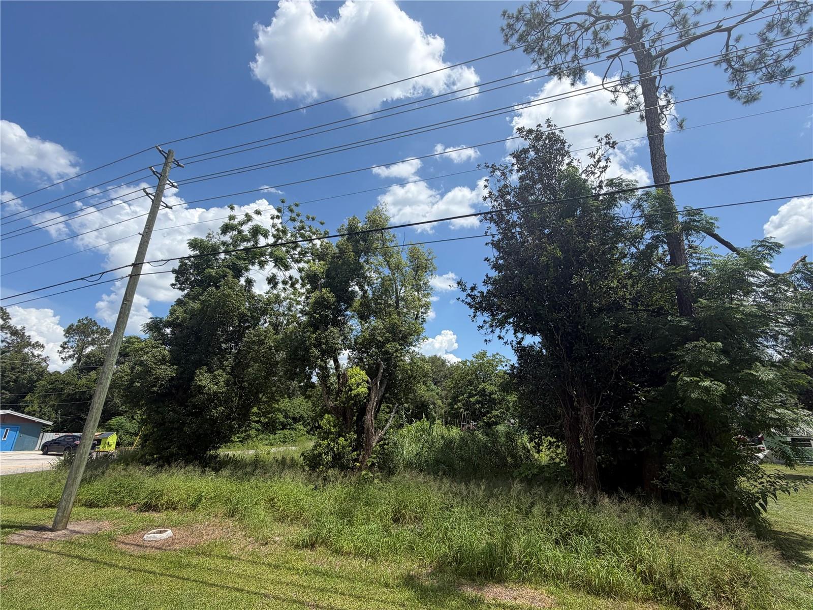 14435 Oak St Property Photo 4