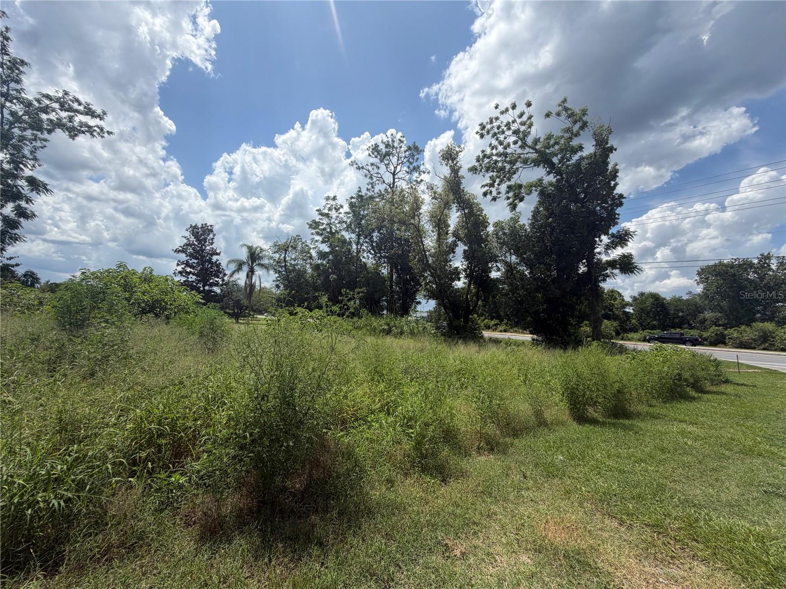 14435 Oak St Property Photo 5