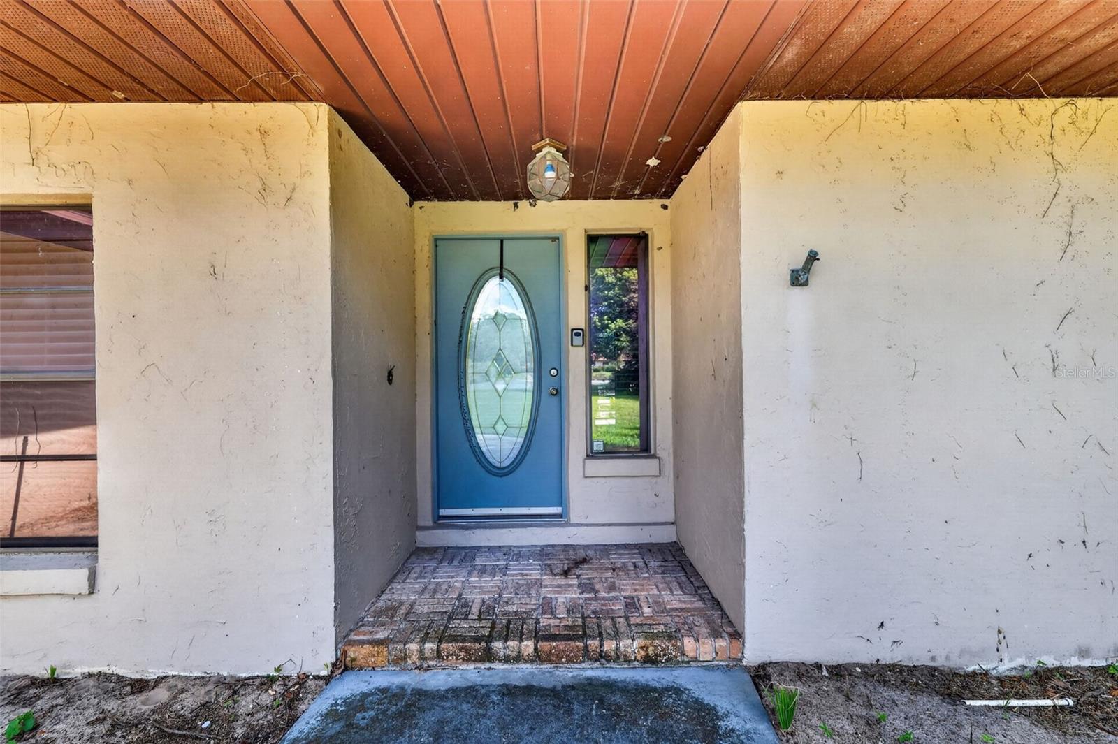2085 Sussex Dr Property Photo 7