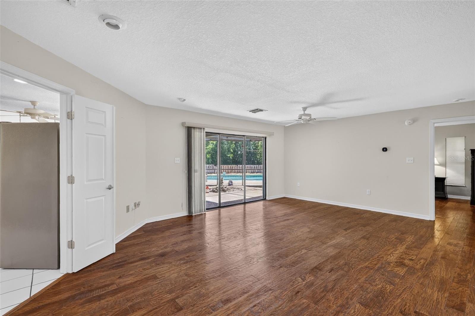 2085 Sussex Dr Property Photo 10