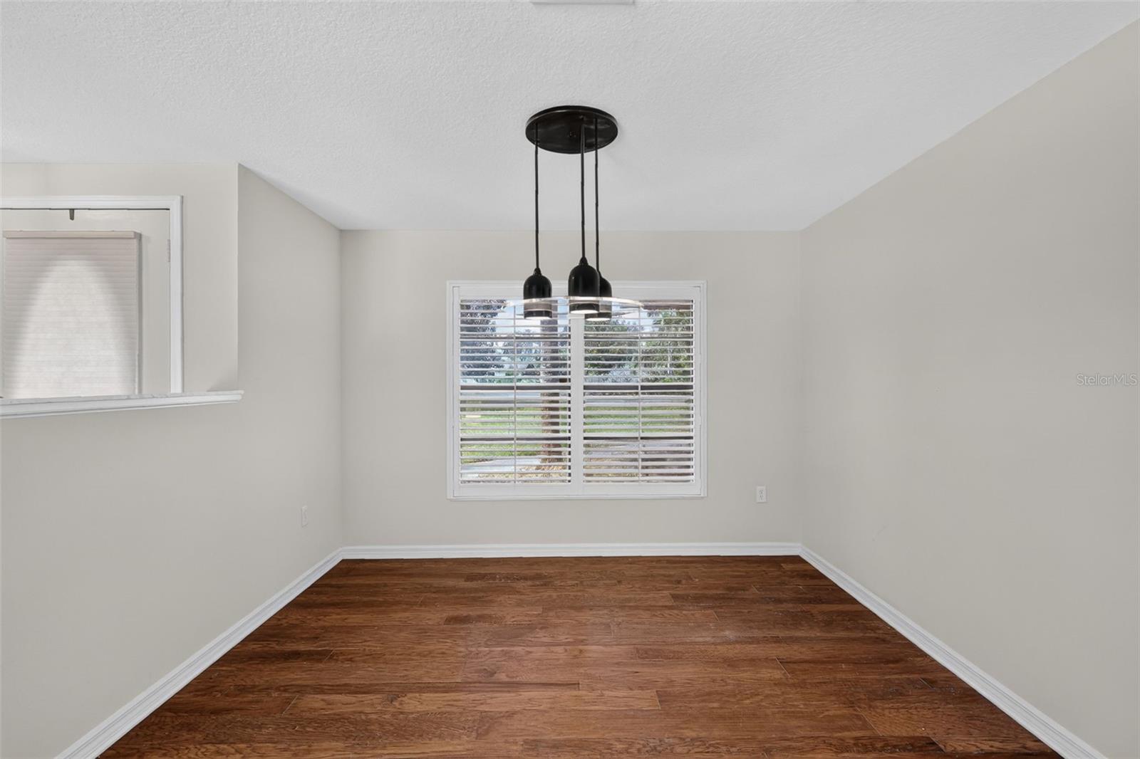 2085 Sussex Dr Property Photo 11