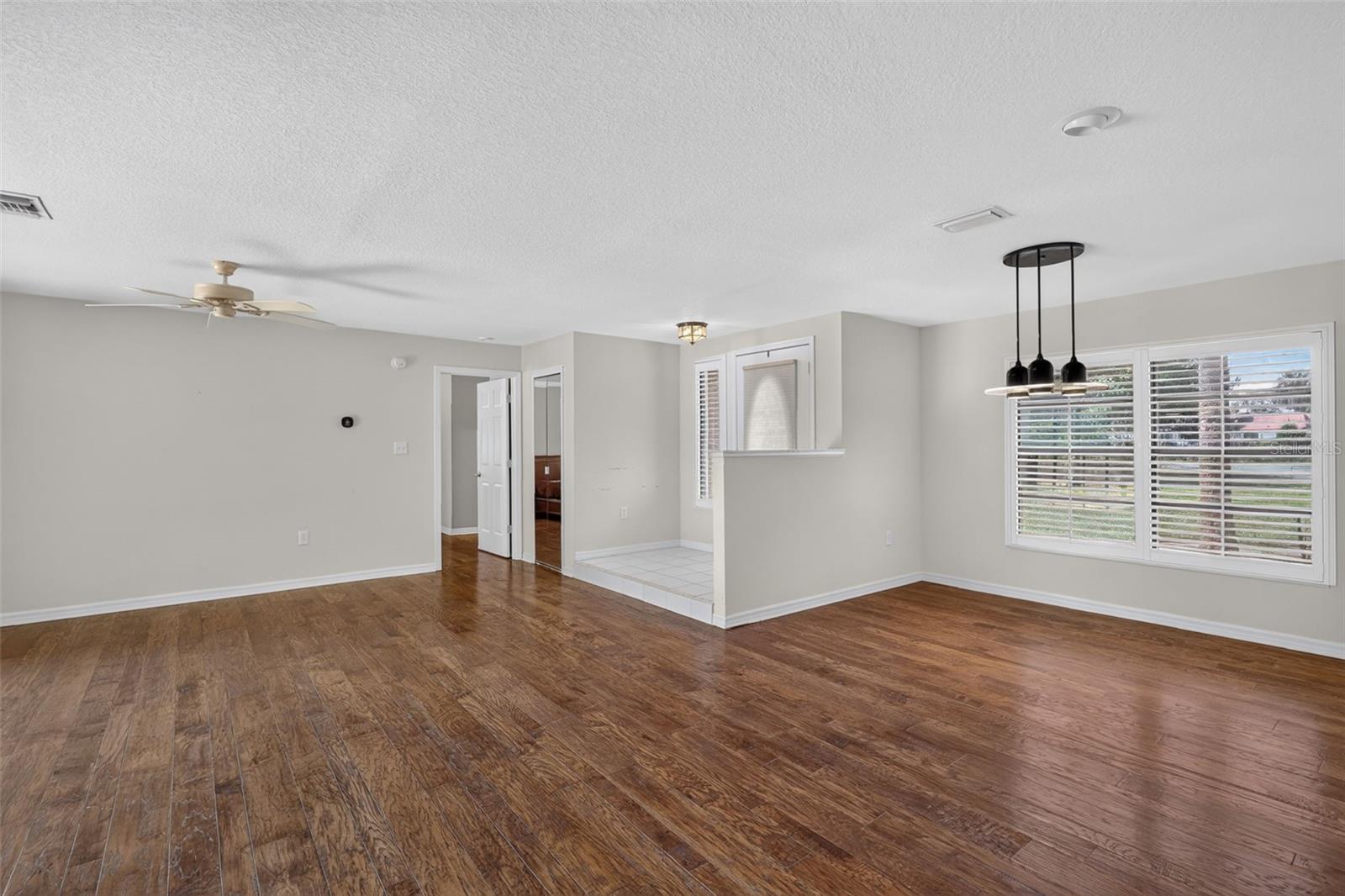 2085 Sussex Dr Property Photo 14