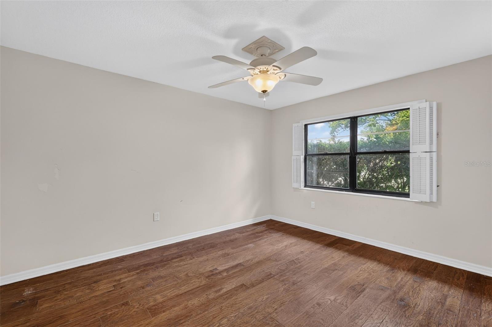 2085 Sussex Dr Property Photo 29