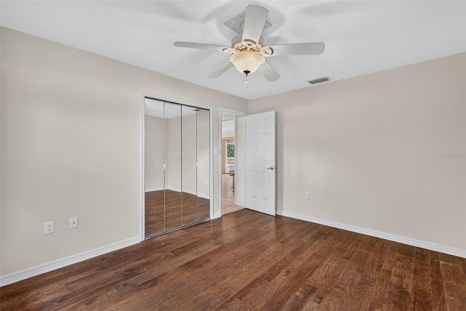2085 Sussex Dr Property Photo 30