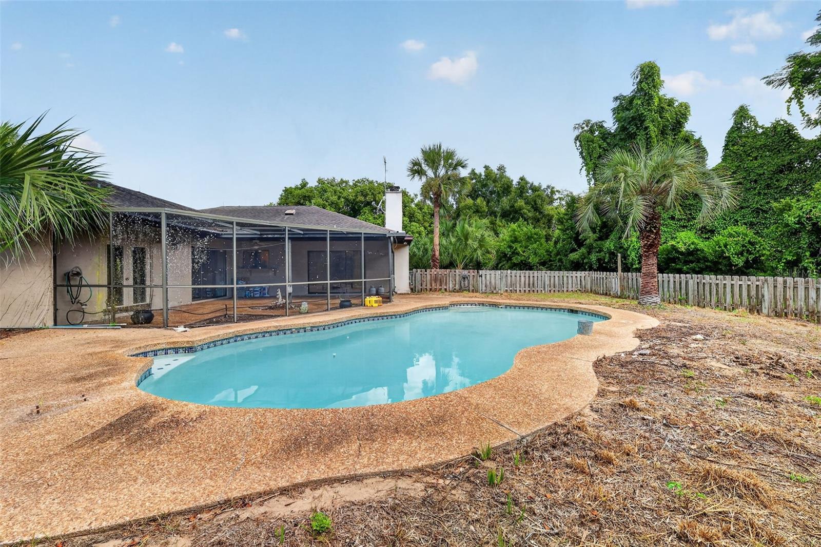 2085 Sussex Dr Property Photo 40