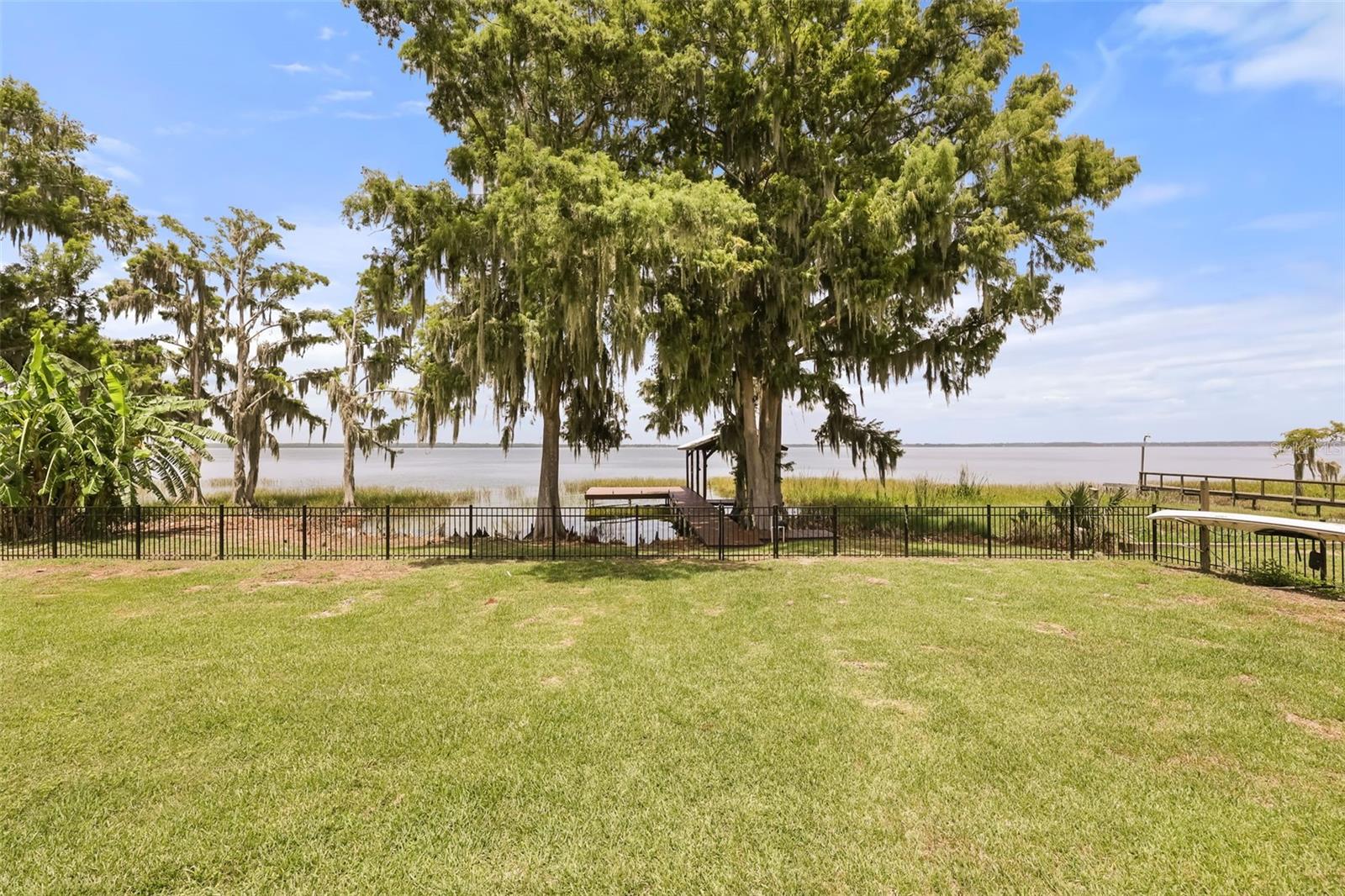32749 Lake Eustis Dr Property Photo 1