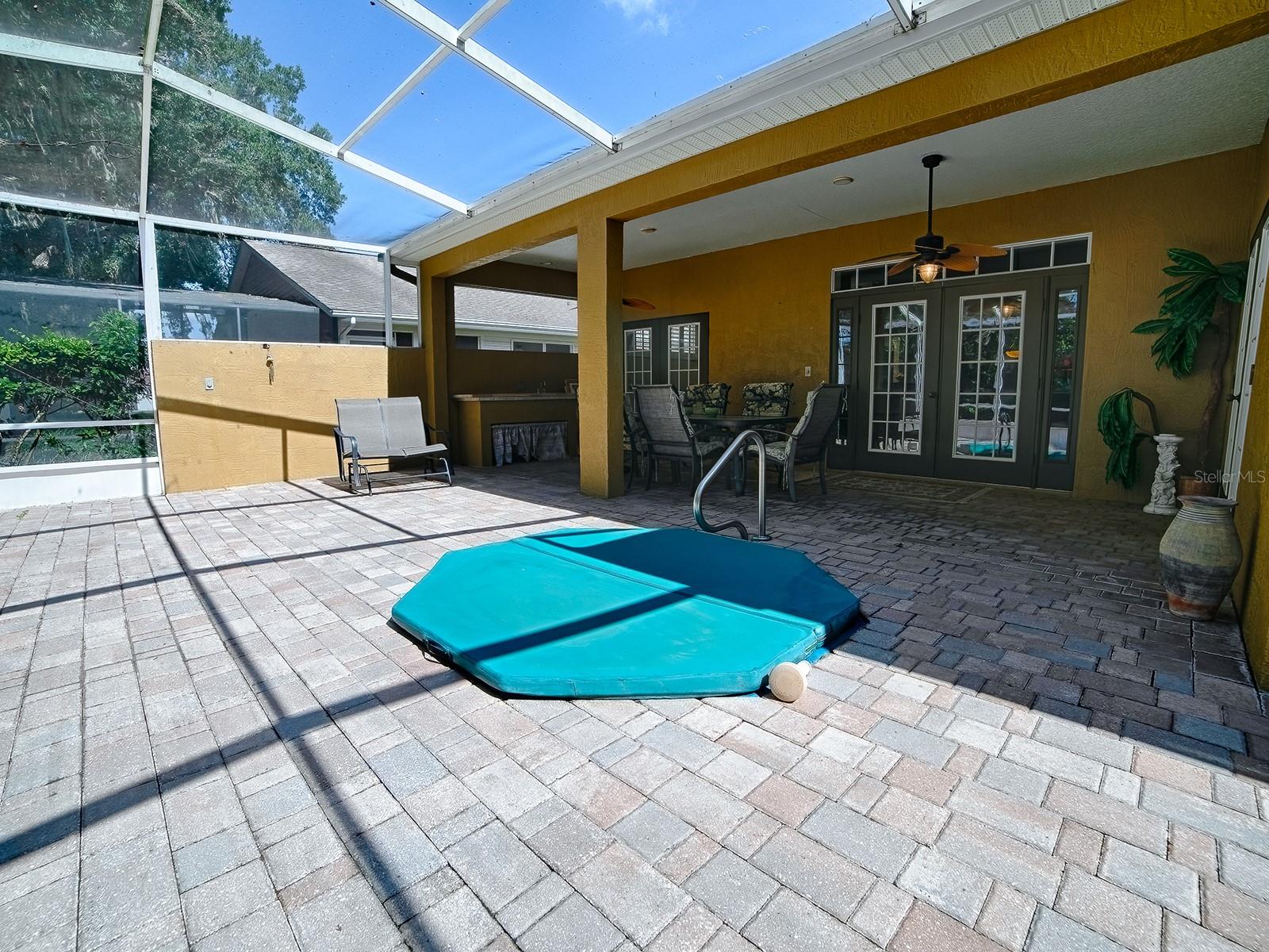 830 Old Oaks Ln Property Photo 6