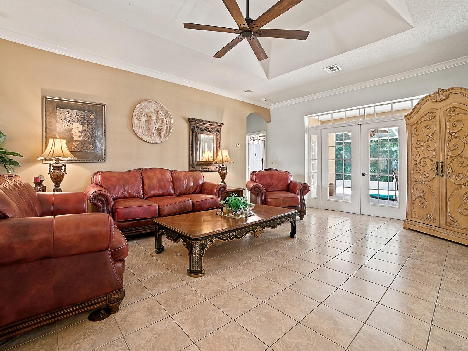 830 Old Oaks Ln Property Photo 12