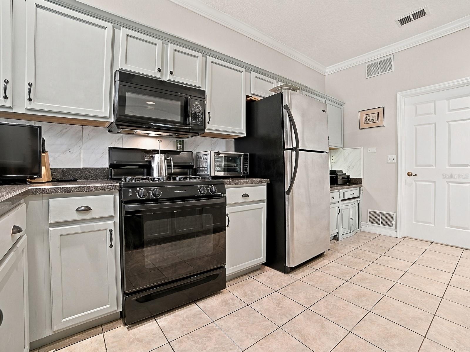 830 Old Oaks Ln Property Photo 27