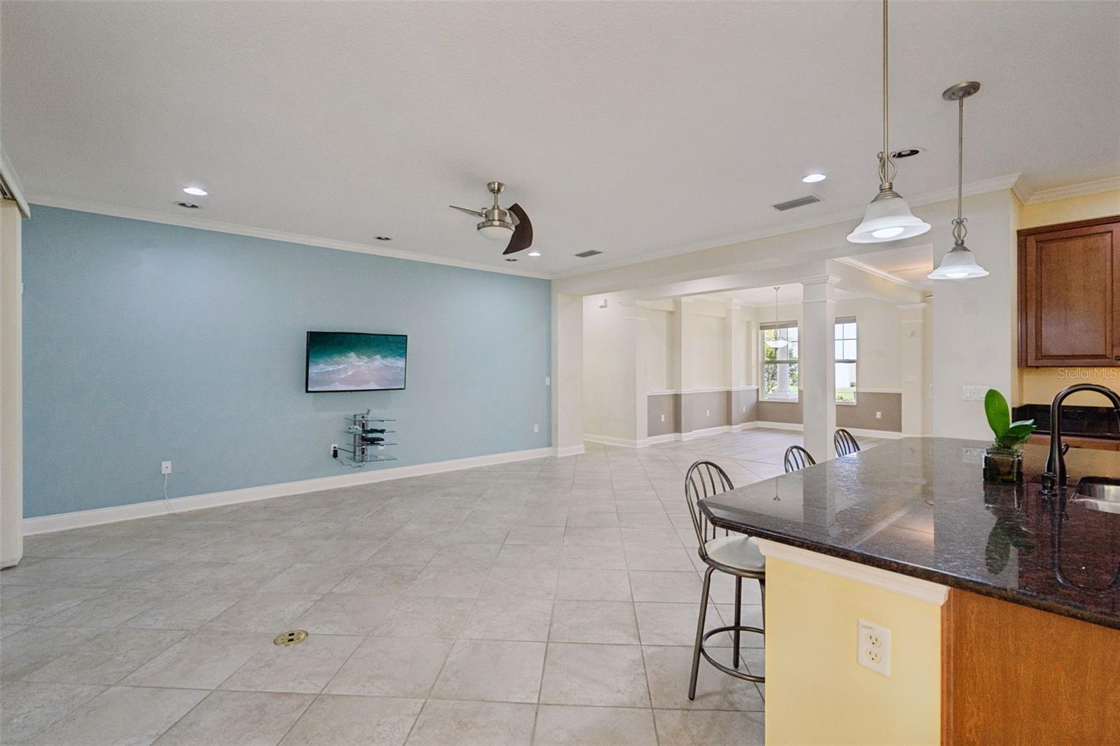 1041 Harmony Ln Property Photo 10